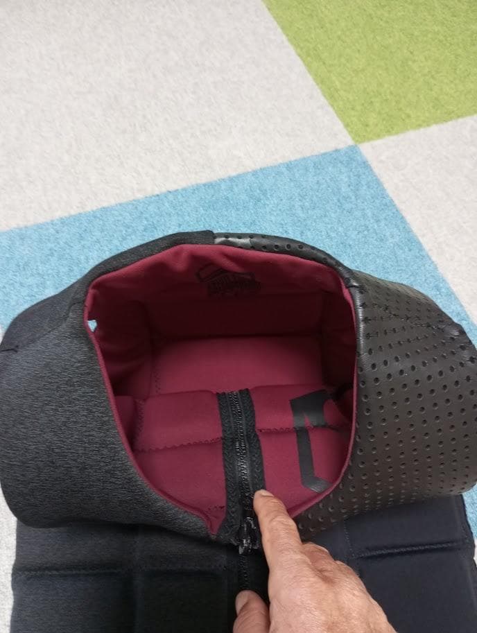 サーフィン・ボディボード Liquid Force Impact Vest