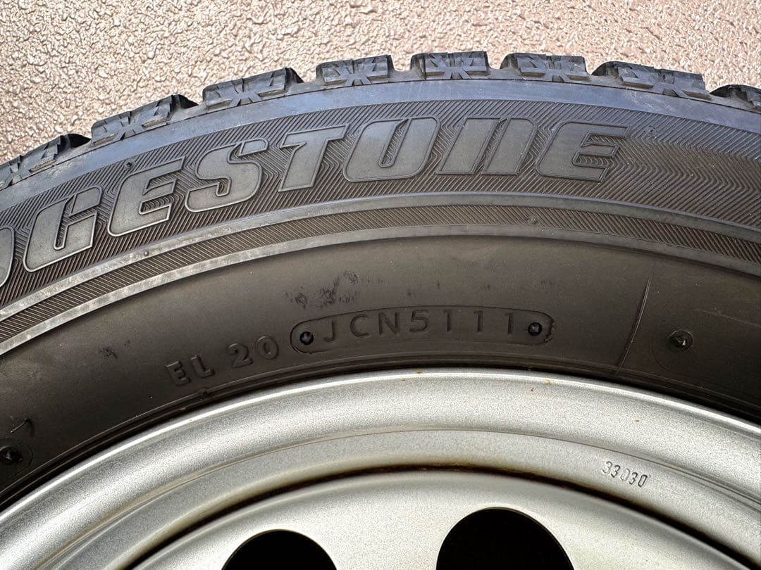 R60 ミニ クロスオーバー 16インチ 純正スチールホイール + スタッドレス