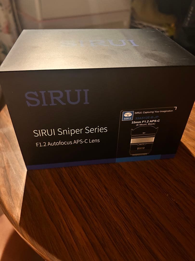 】SIRUI 33mm F1.2 Sniper Series レンズ　apsc