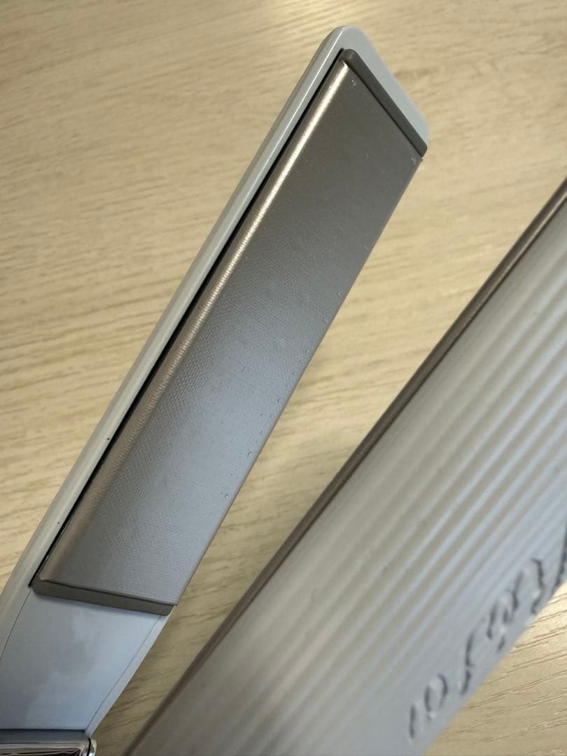 リファ　ストレートアイロン　プロ　ホワイト