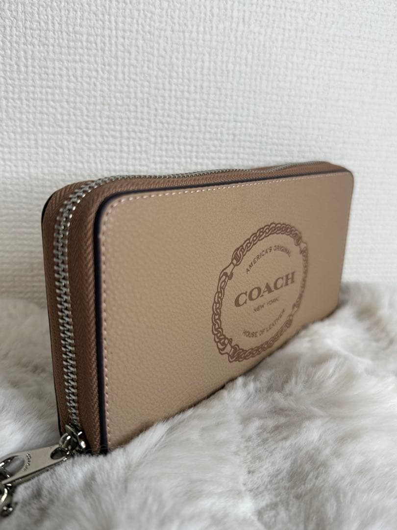 新品　コーチ長財布