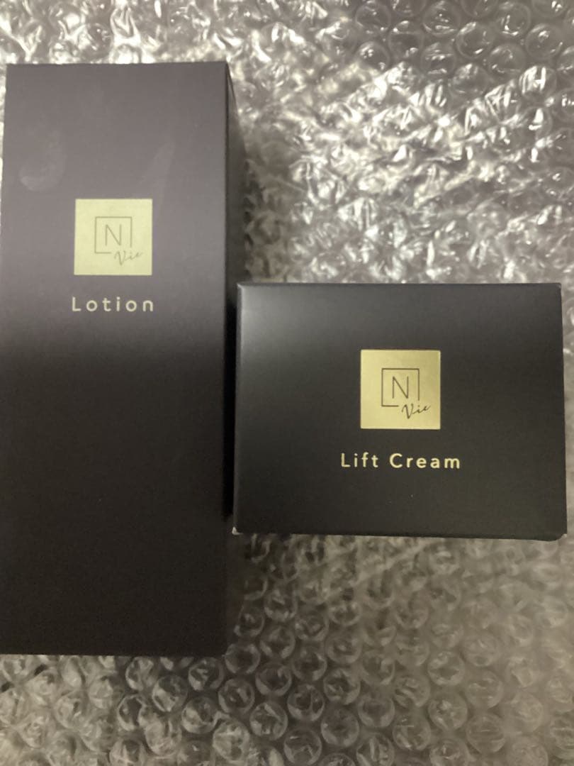 N organic Vie Nオーガニック ローション　ヒアルアップクリーム