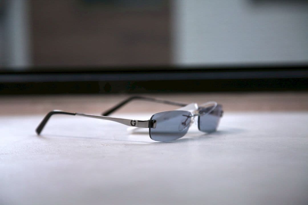 猫夜叉 GUCCI サングラス グレー レンズ シルバー フレーム