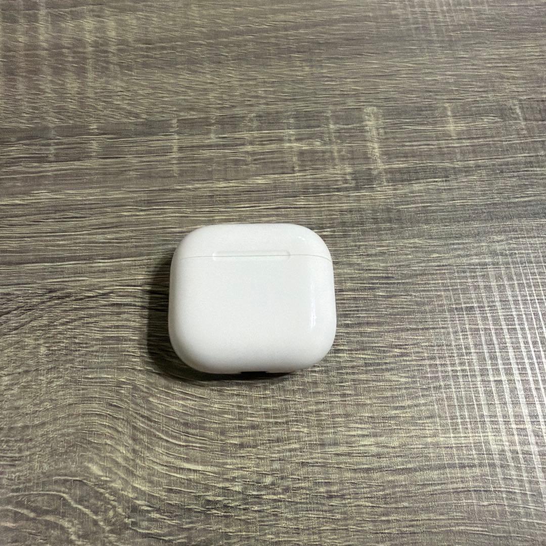 Apple AirPods 4 アクティブノイズキャンセルモデル