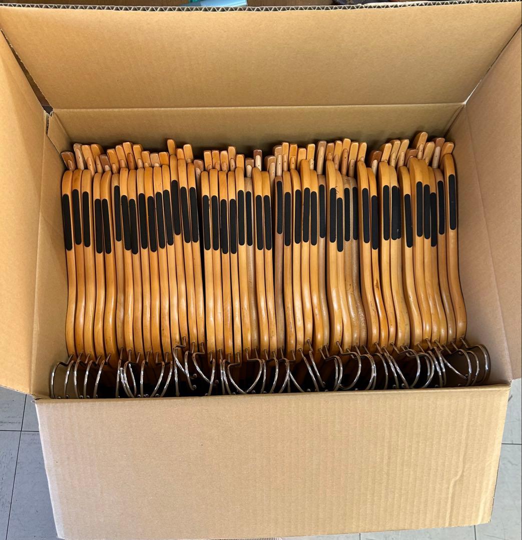 木製三角形ハンガー 滑り止め付き 88個セット