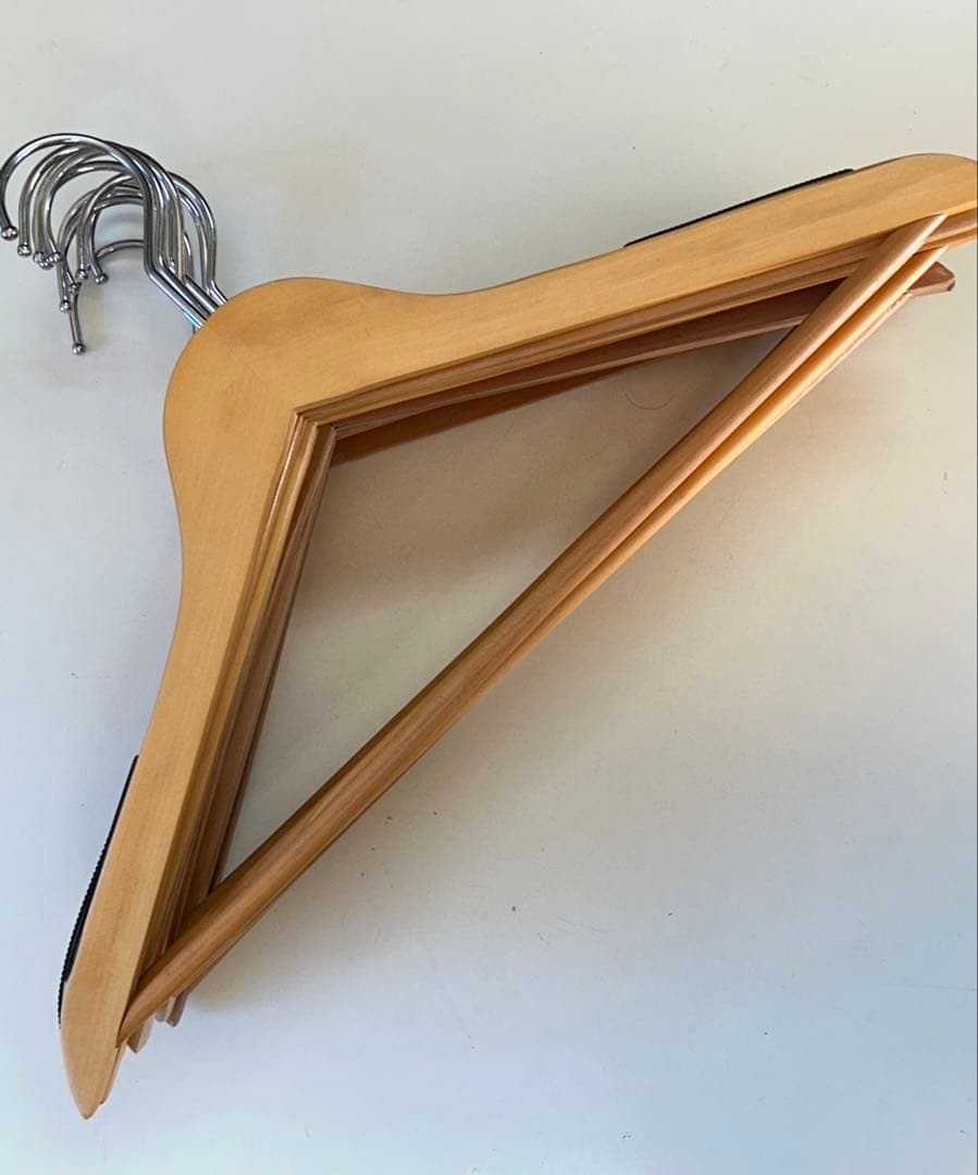 木製三角形ハンガー 滑り止め付き 88個セット