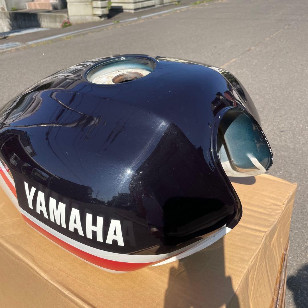 YAMAHA xjr1300 タンク エディ　ローソン　　黒/白/赤