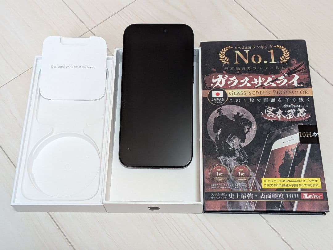 【最終値下げ！】iPhone 15本体 保護フィルム(新品)付き