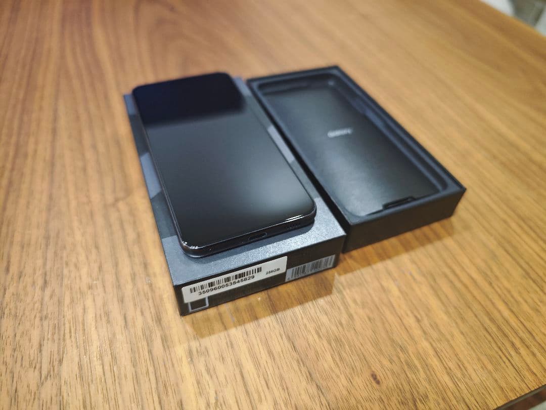 Galaxy S22 SCG13 256GB ファントムブラック