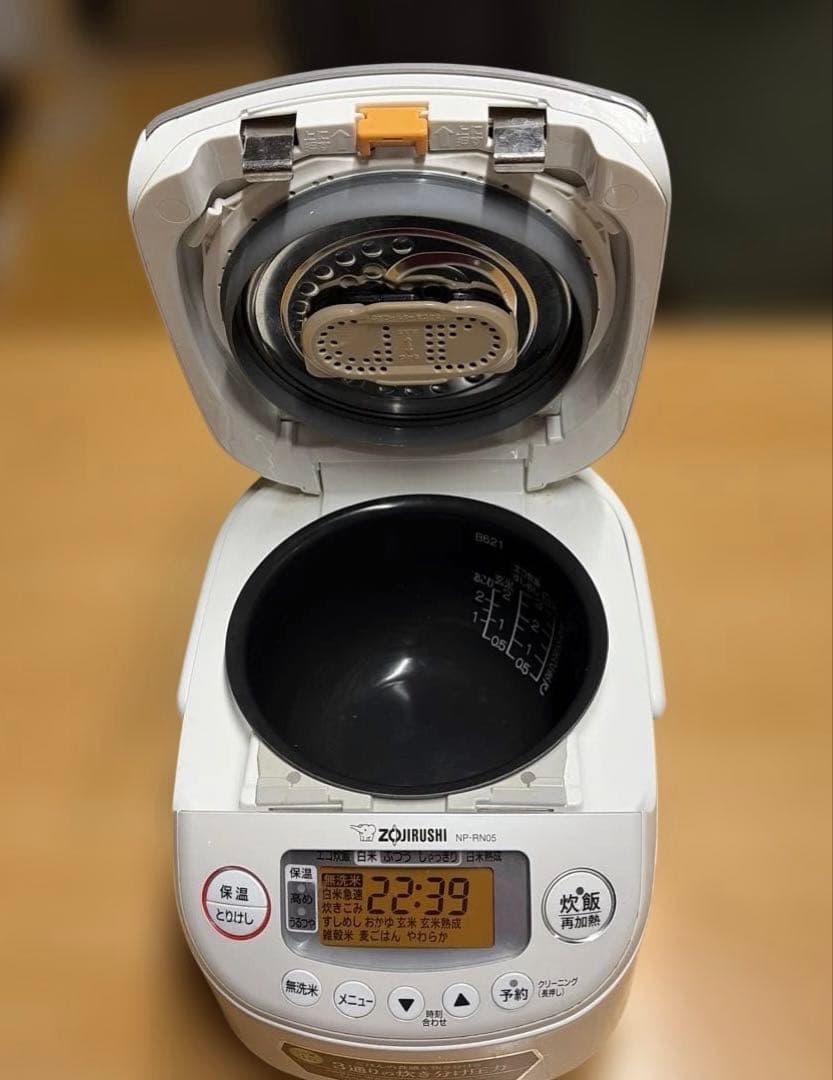 ZOJIRUSHI 象印 NP-RN05 炊飯器 3合炊き 2023年製