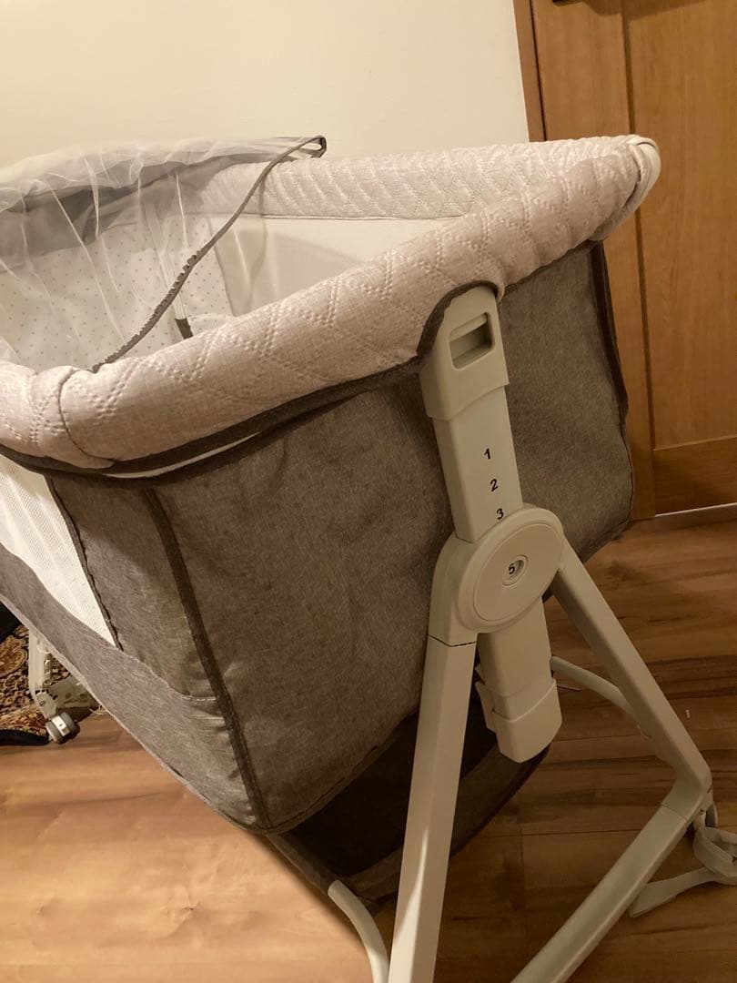 ベビーベッド未使用、添い寝ベッド