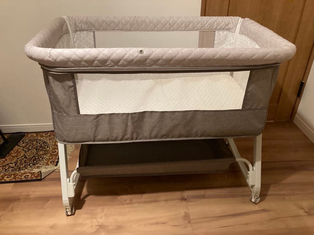 ベビーベッド未使用、添い寝ベッド