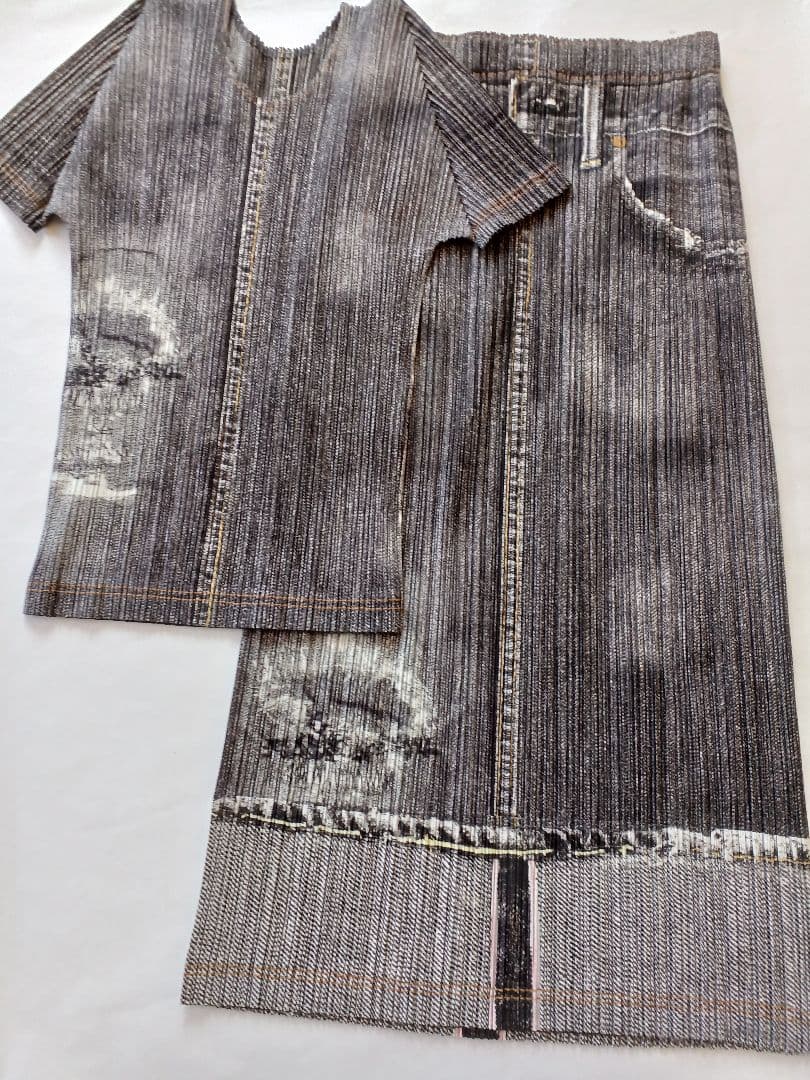 美品プリーツプリーズイッセイミヤケデニム転写プリーツセットアップ