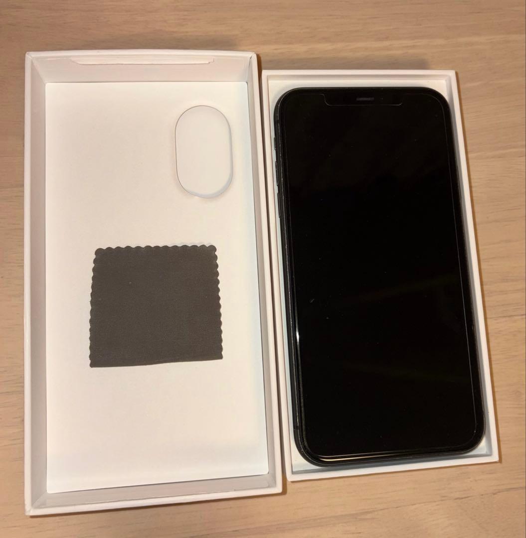 Apple iPhone11　ブラック　本体