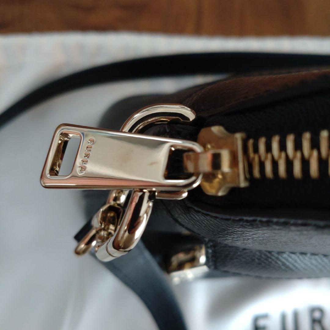FURLA パイパー　ブラック ハンドバッグ　ショルダーつき