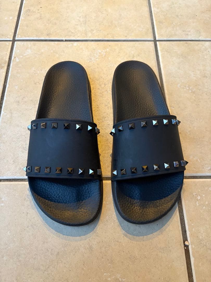 ヴァレンティノ　べナッシ　サンダル