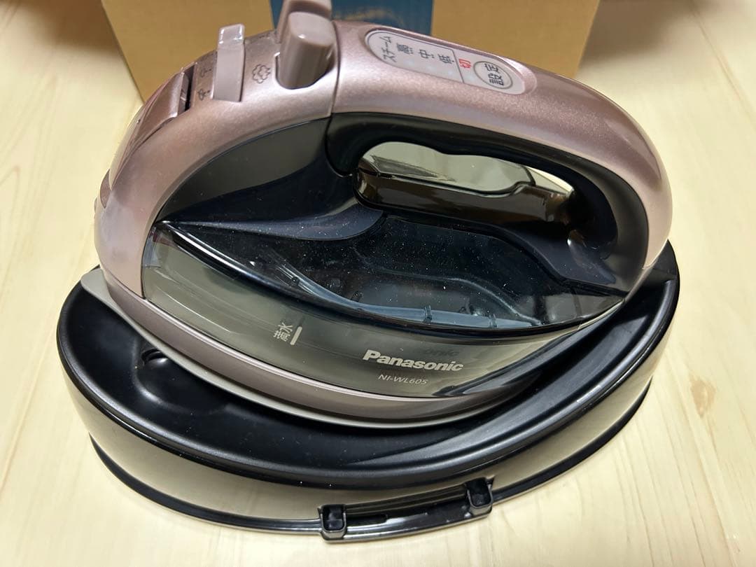 コードレススチームアイロン