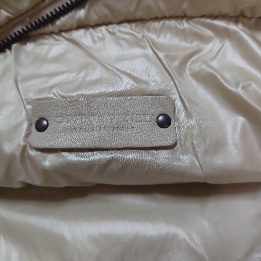 ボッテガ　クリーム色 クッションデザイン ショルダーバッグ