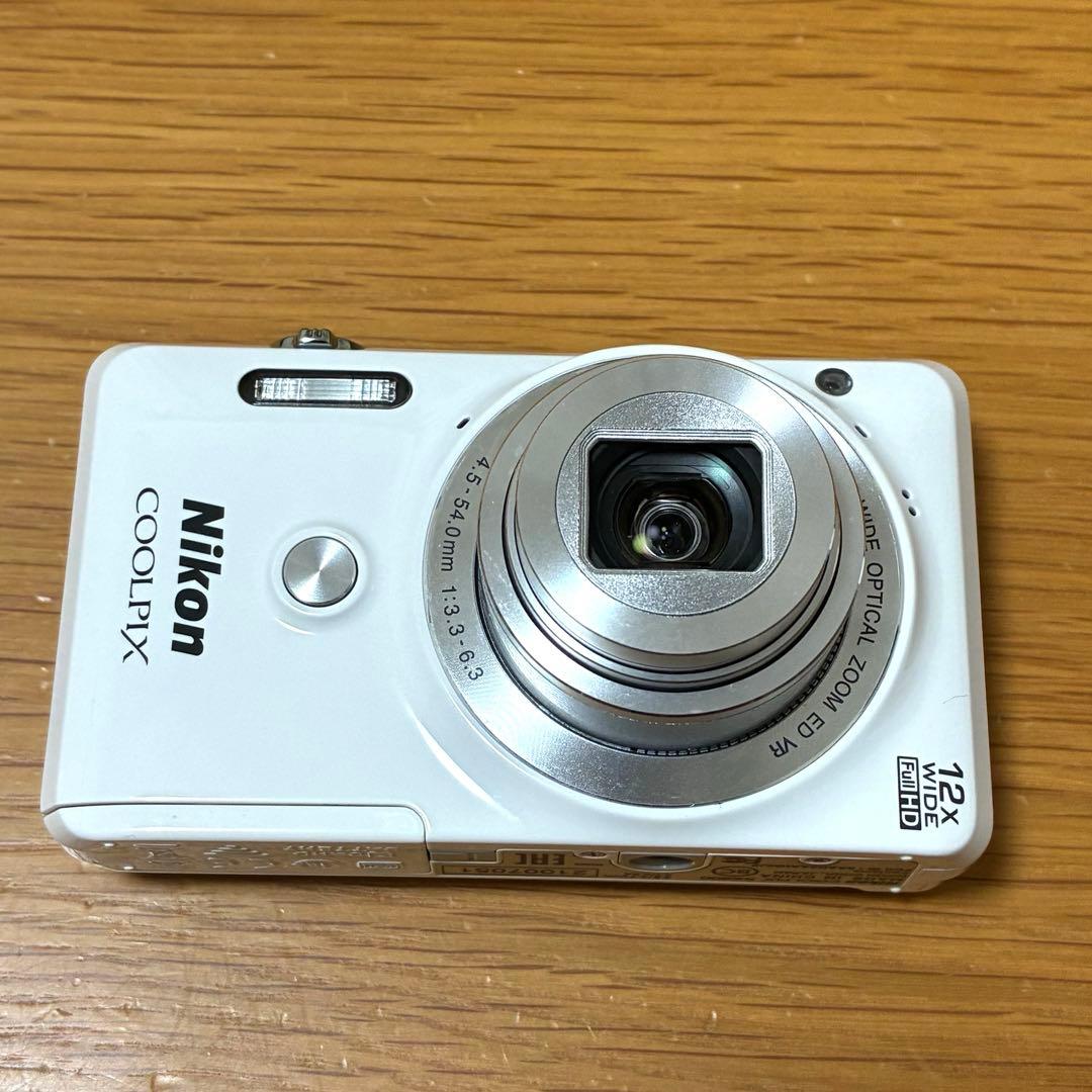 Nikon COOLPIX S6900 12倍ズームコンパクト　自撮り ホワイト