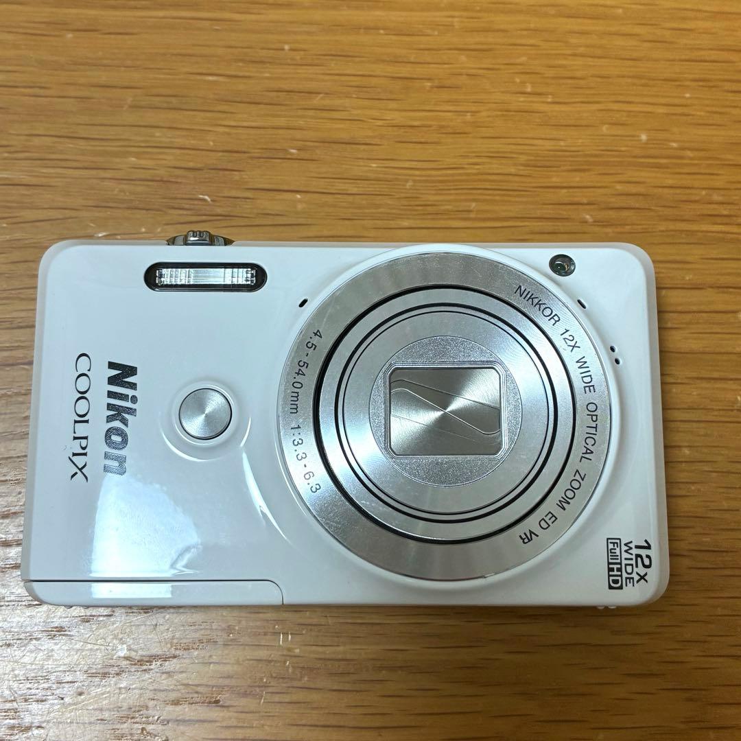Nikon COOLPIX S6900 12倍ズームコンパクト　自撮り ホワイト