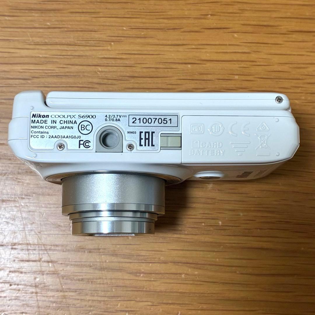 Nikon COOLPIX S6900 12倍ズームコンパクト　自撮り ホワイト