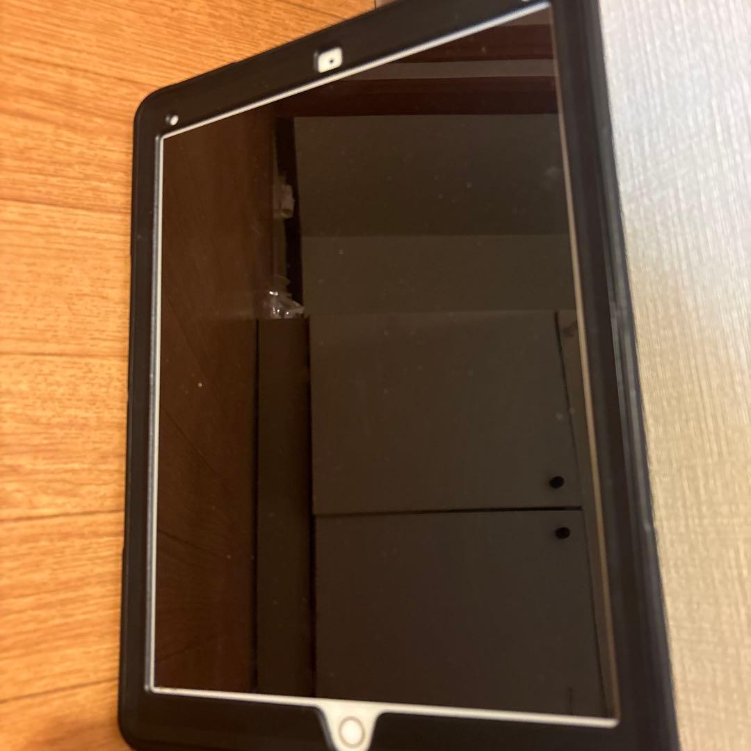 iPad 第5世代 128GB KDDI ケース付き