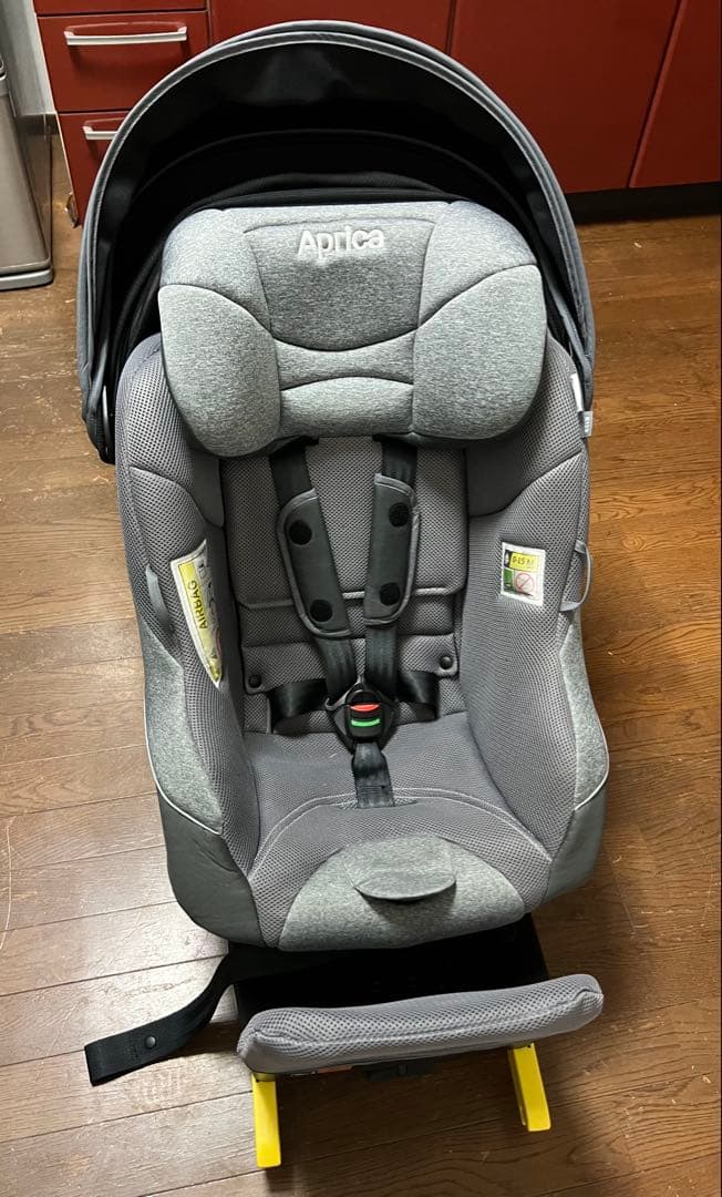 Aprica グレー チャイルドシート