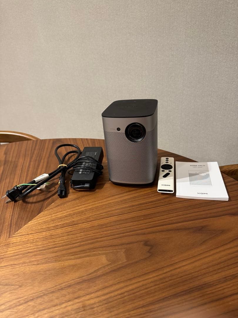 スモーカーXGIMI Halo プロジェクター