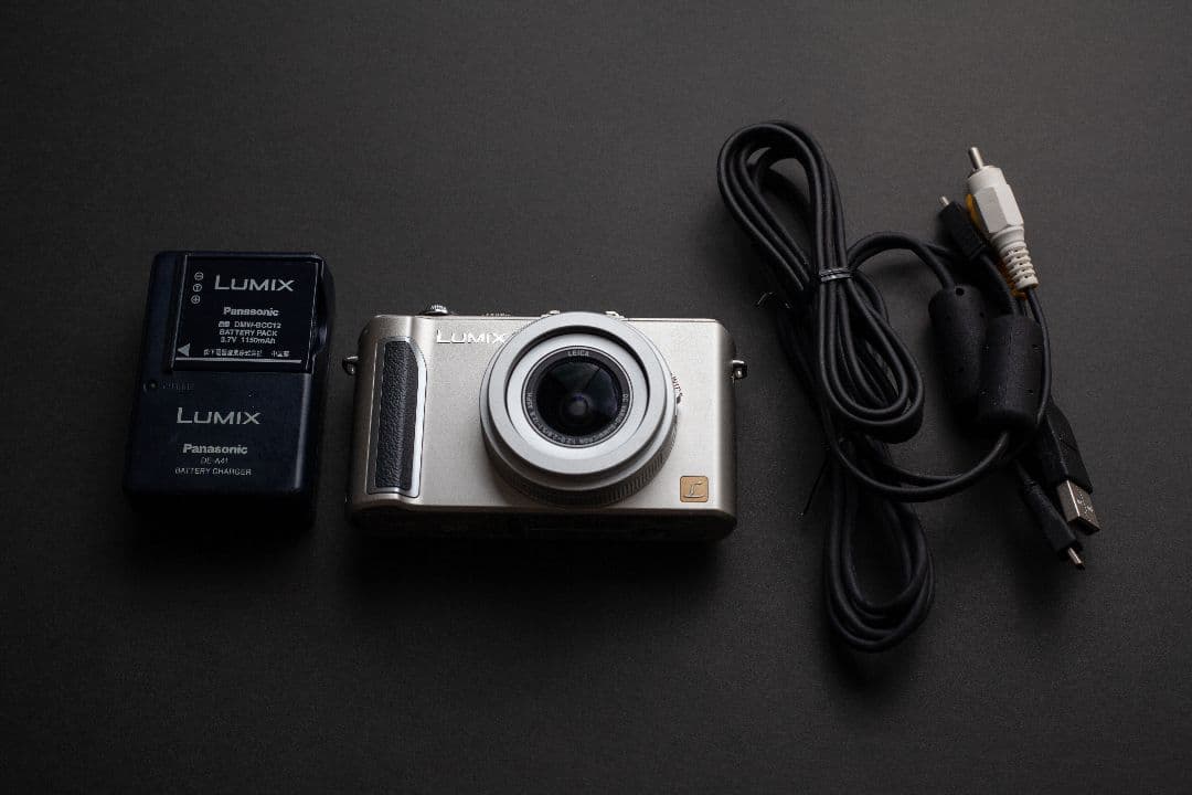 パナソニックコンパクトデジタルカメラ LUMIX DMC-LX3　元箱付き