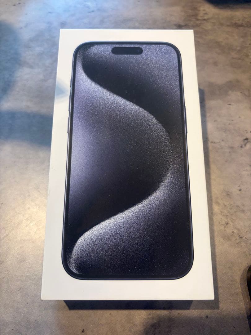 Mayumi ❄️ 　iPhone15pro128GB ブラックチタニウム