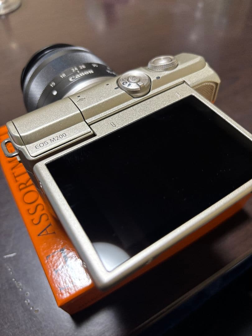 デジタルカメラ CANON EOS M200
