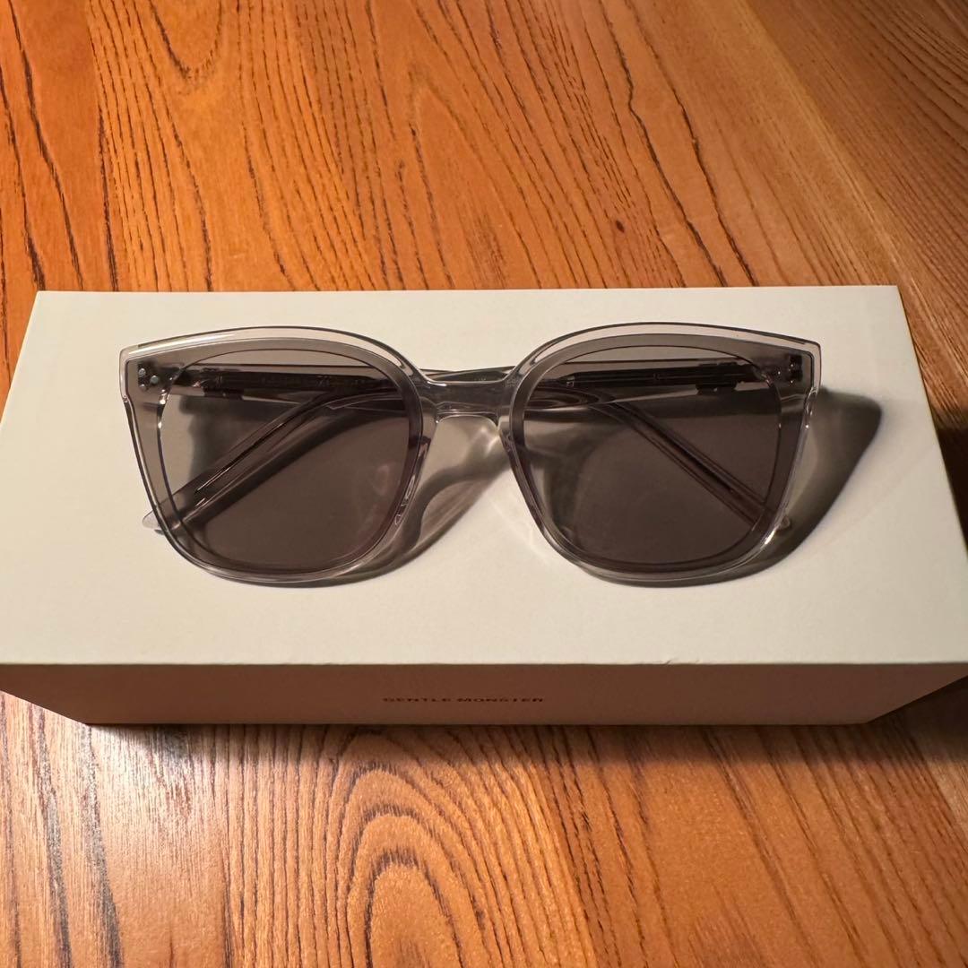 GENTLE MONSTER ジェントルモンスター　BY 灰色 グレー