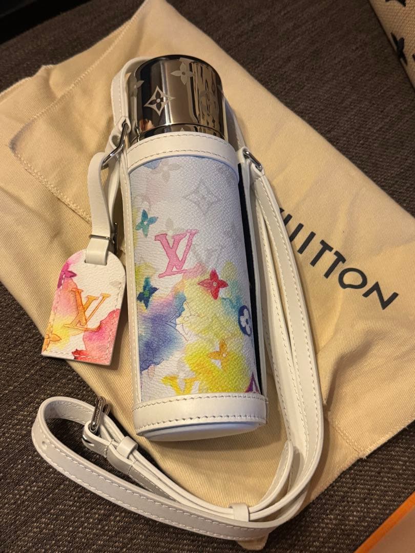 Louis Vuitton 水筒カバー カラフル花柄