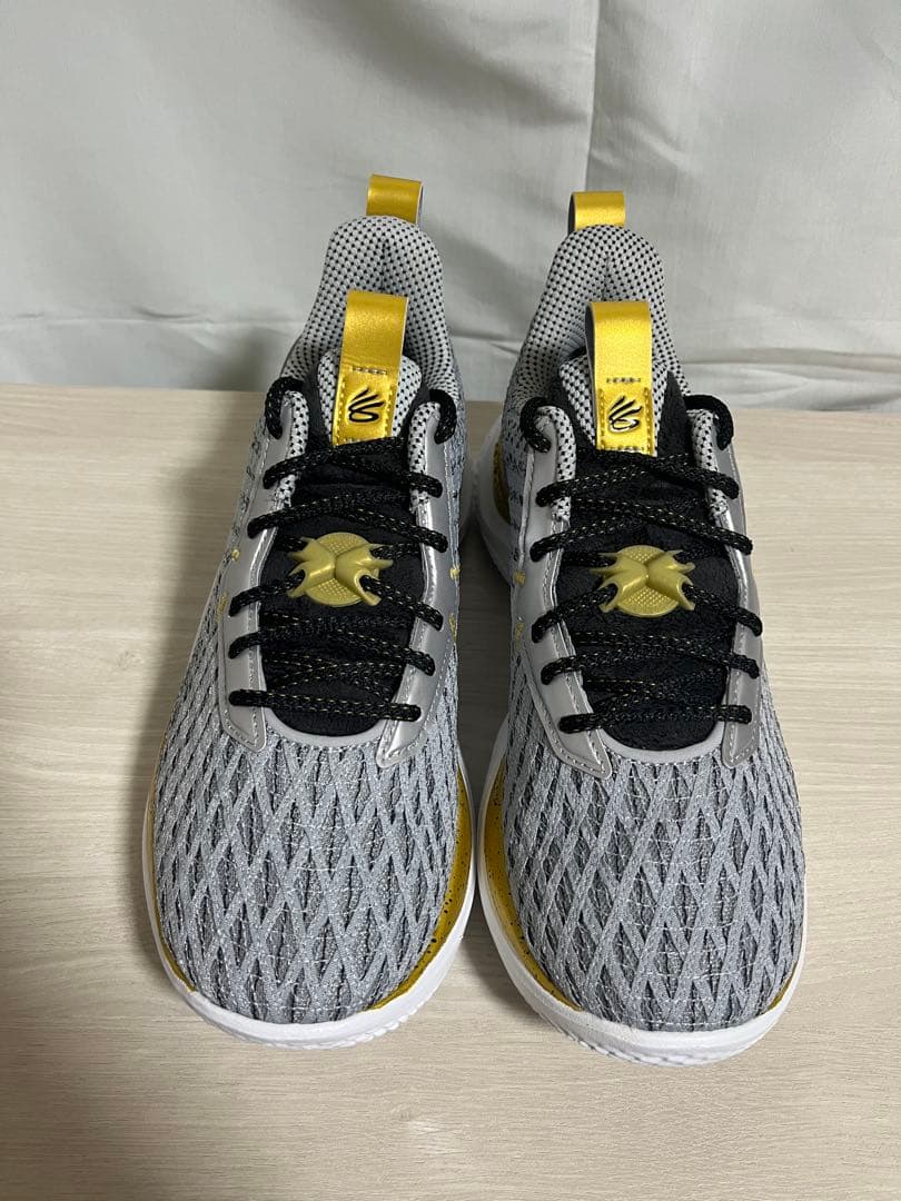 【美品/試着のみ】アンダーアーマー カリー10 Young Wolf 27.5