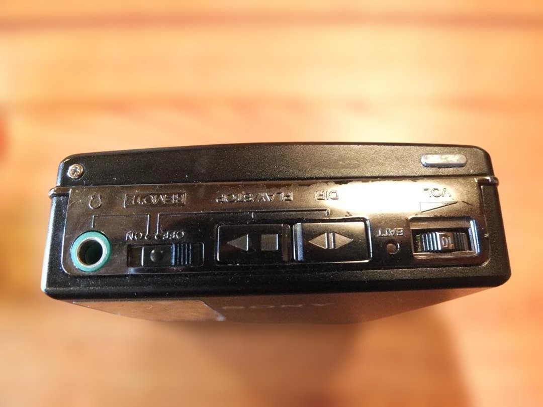 美品 SONY WALKMAN WM-607 電池・充電器付き