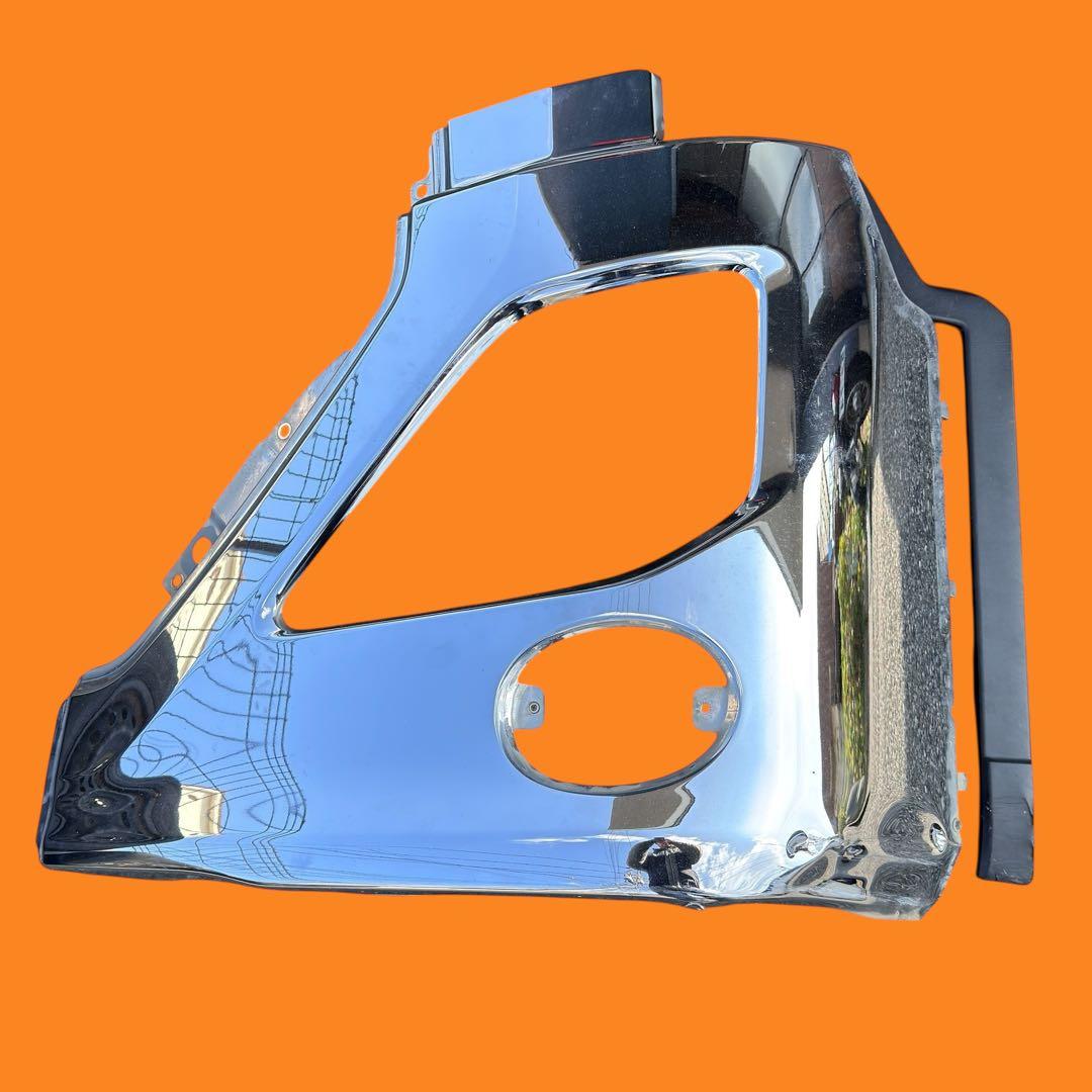 日産UD クオン フロント バンパー　助手席　左　純正部品　キズあり