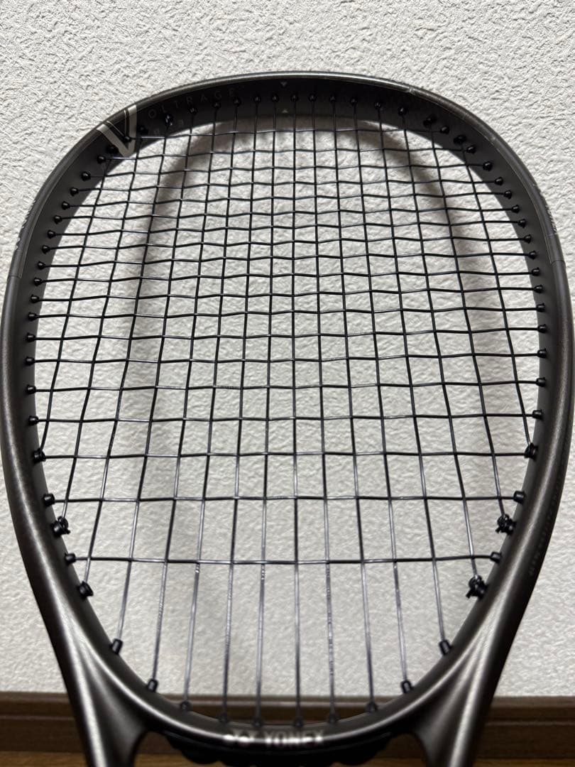 ヨネックス　ボルトレイジ8v 新色シェリーシルバー