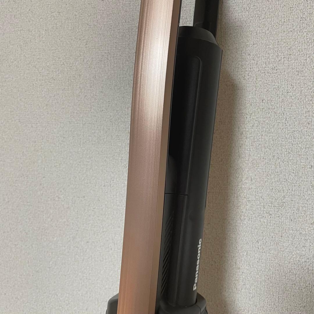 Panasonic　コードレススティック掃除機　MC-PBP101J