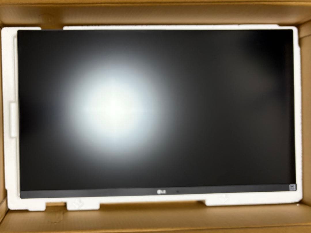 【美品】LG 27UP600K-W 27インチ 4K モニター