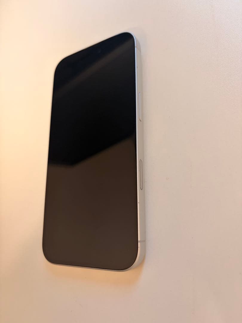 iPhone16 128GB SIMフリー 白（Apple Store購入品）