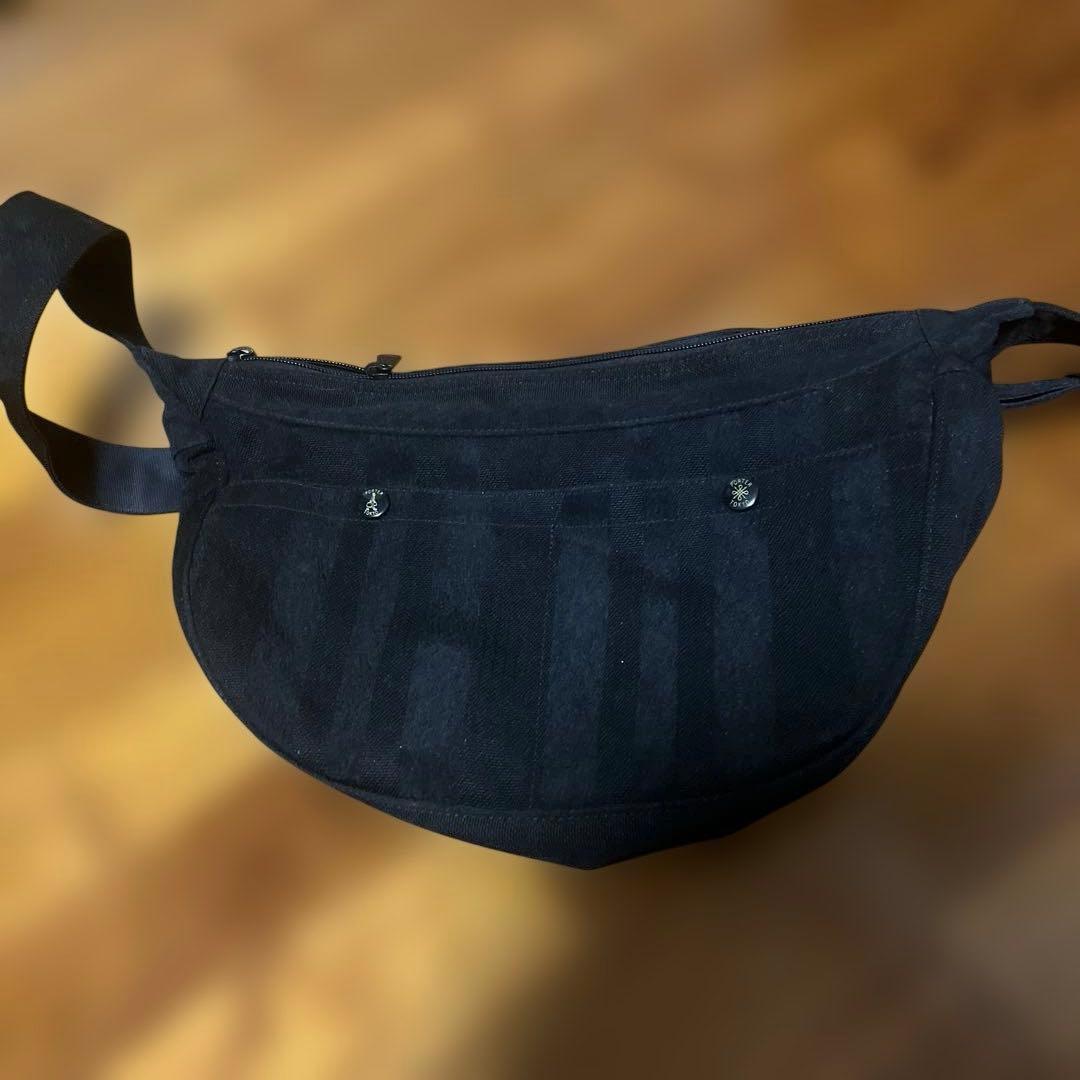 PORTERタンゴブラック 吉田カバン 三日月型ショルダーバッグ　70周年記念