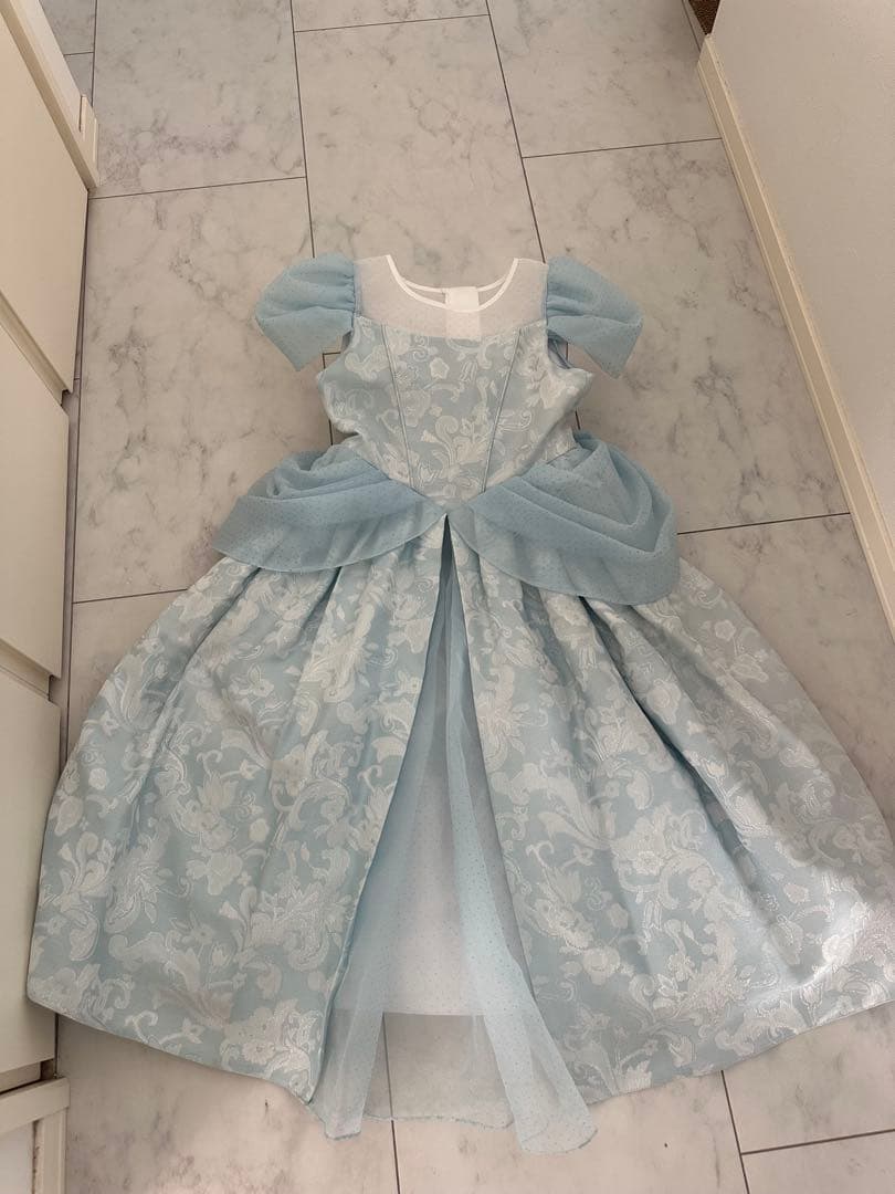 ビビディ・バビディ・ブティック　シンデレラドレス