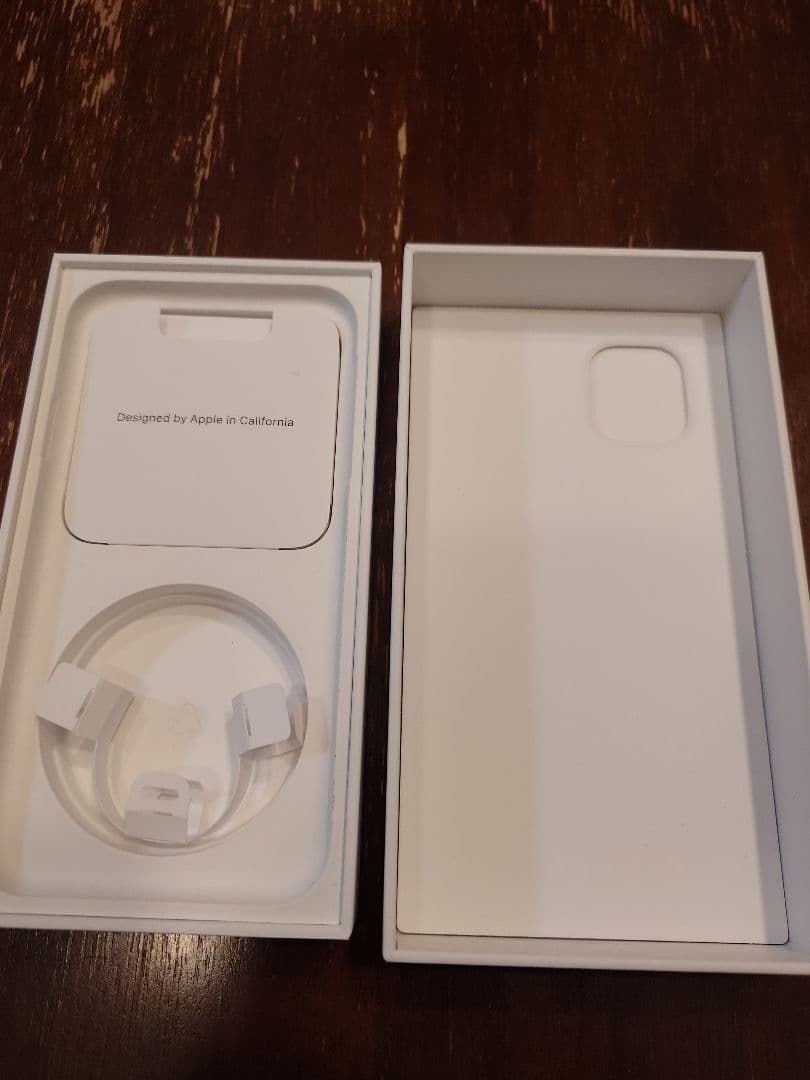 iPhone 11 ブラック 64GB 箱つき