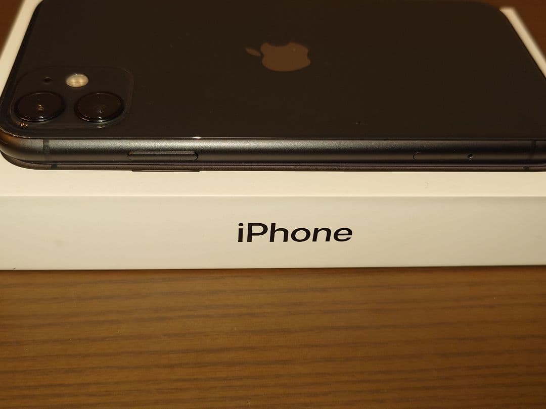 iPhone 11 ブラック 64GB 箱つき