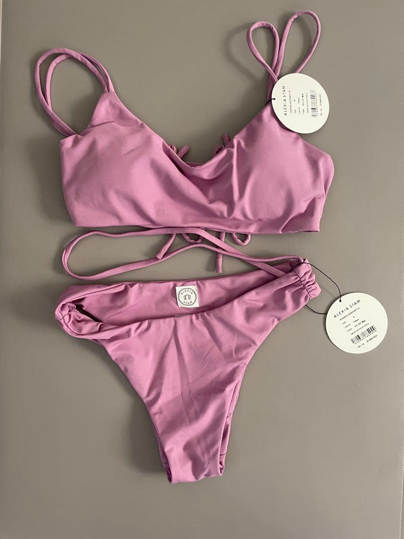 ALEXIA STAM 2024 pitayaカラー 上M下Sサイズ