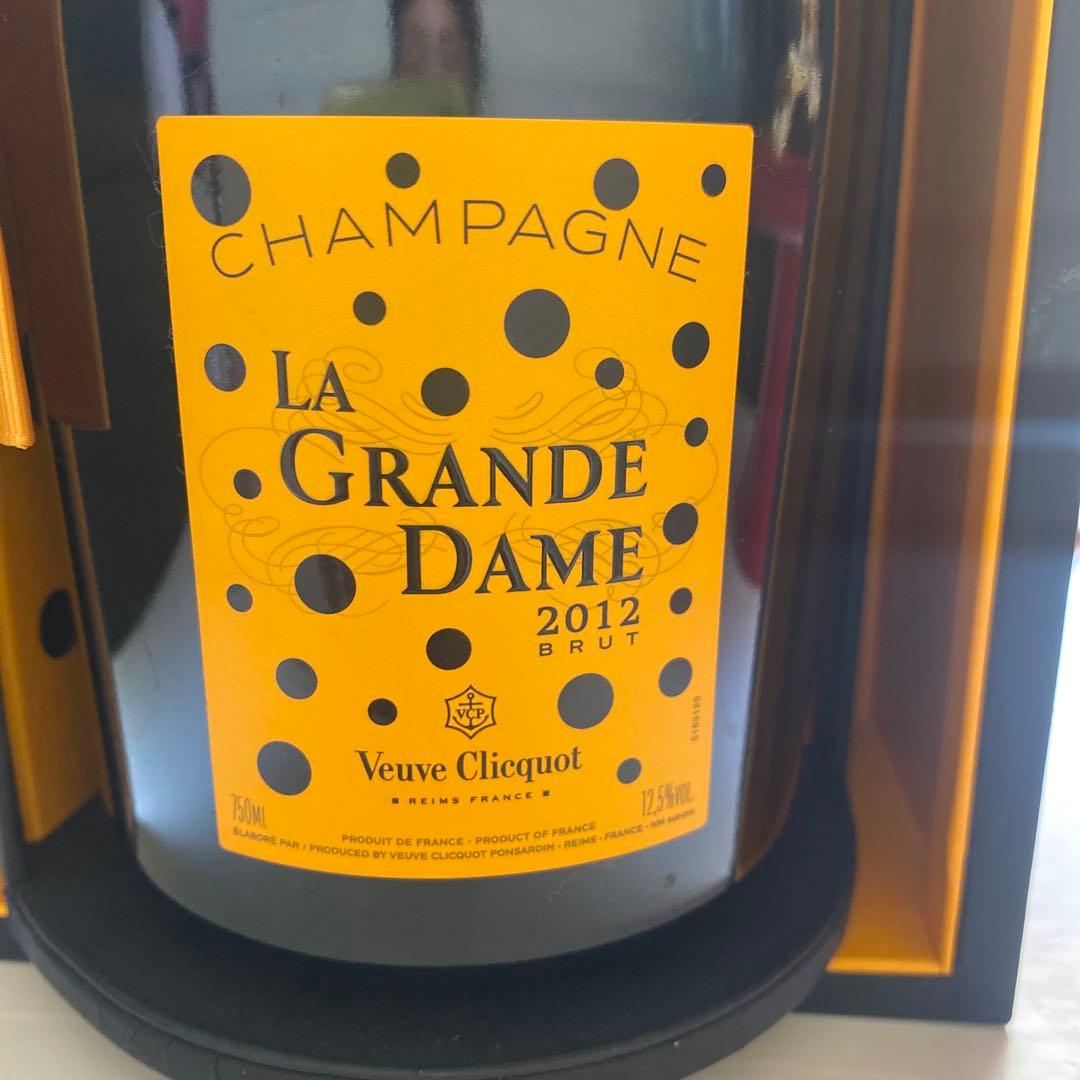 ヴーヴクリコ草間彌生シャンパン2012化粧箱付