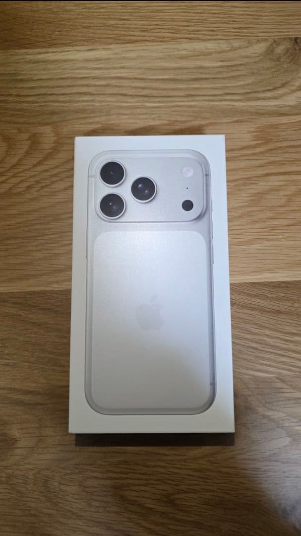 ほぼ新品 iPhone17 Pro 256GB シルバー SIMフリー