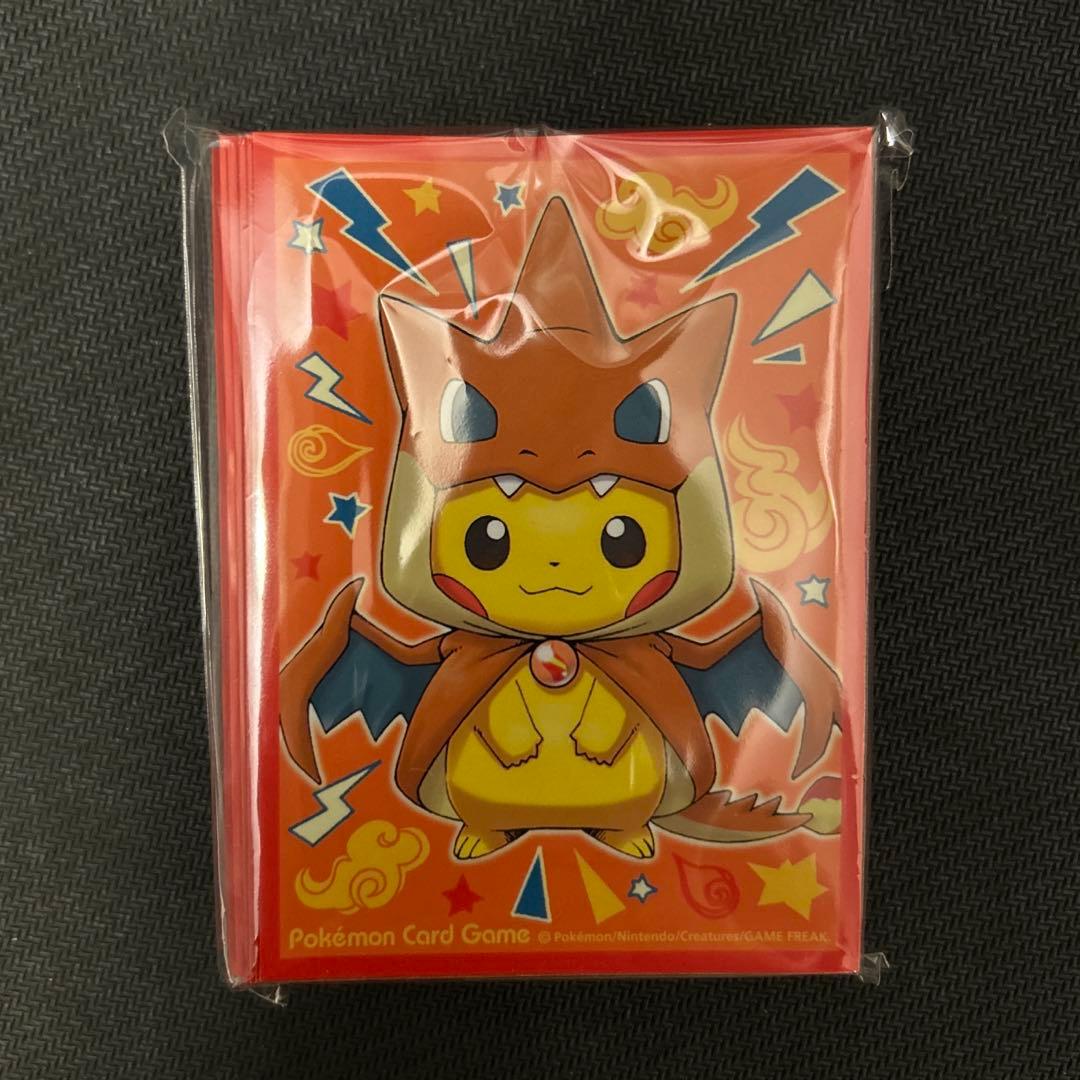 メガリザードンYのポンチョを着たピカチュウ スリーブ デッキシールド