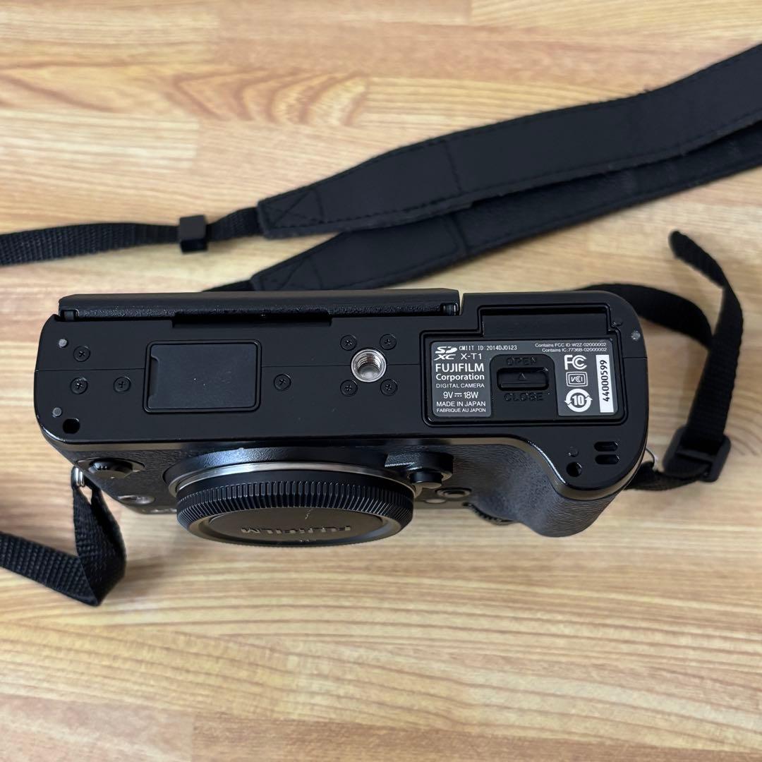 Fujifilm X-T1 ミラーレス一眼カメラ　箱付き