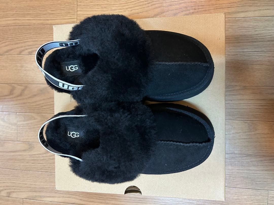 UGG ブラック スリッパ